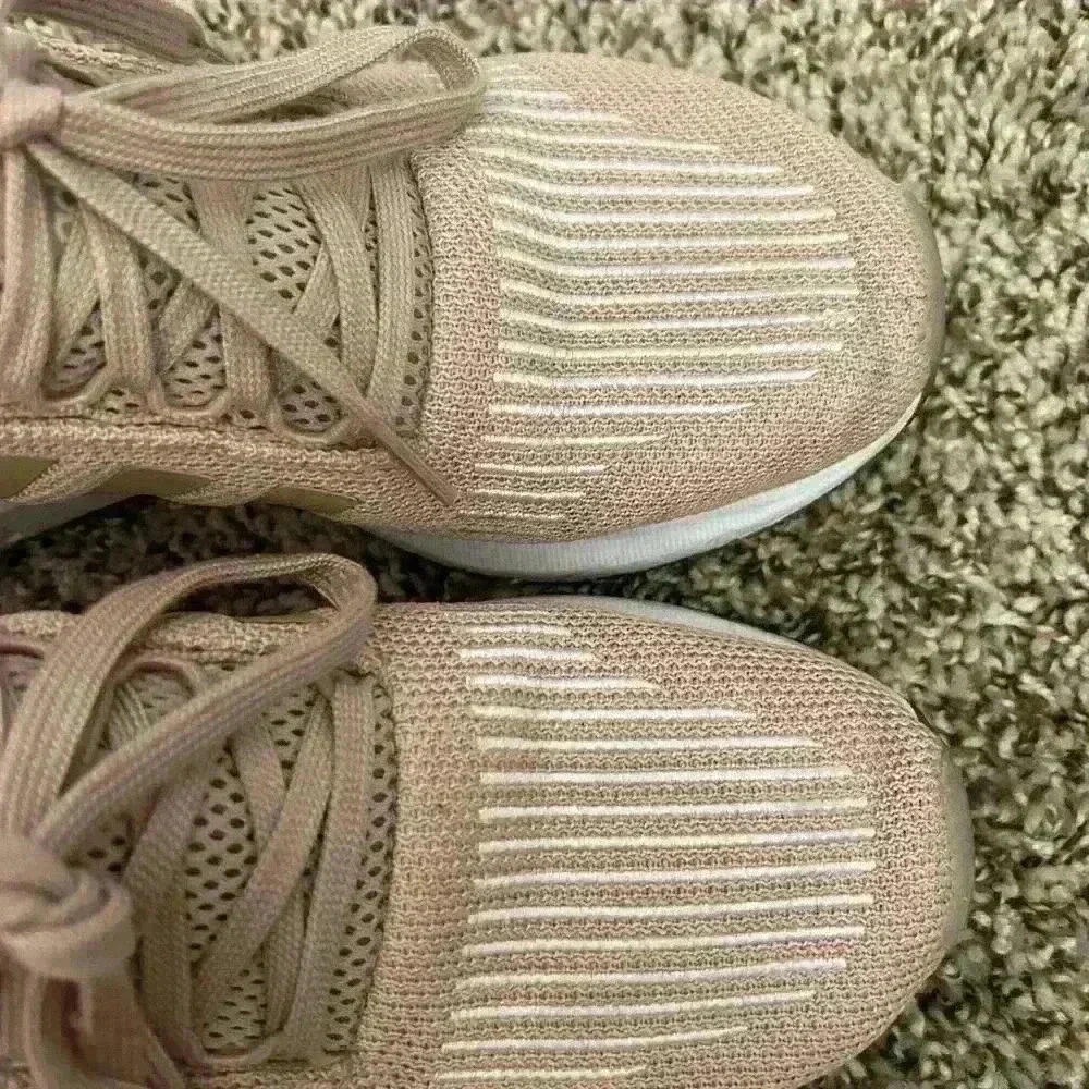 Adidas’s pale pink tennis shoes sneakers - Picture 4 of 11